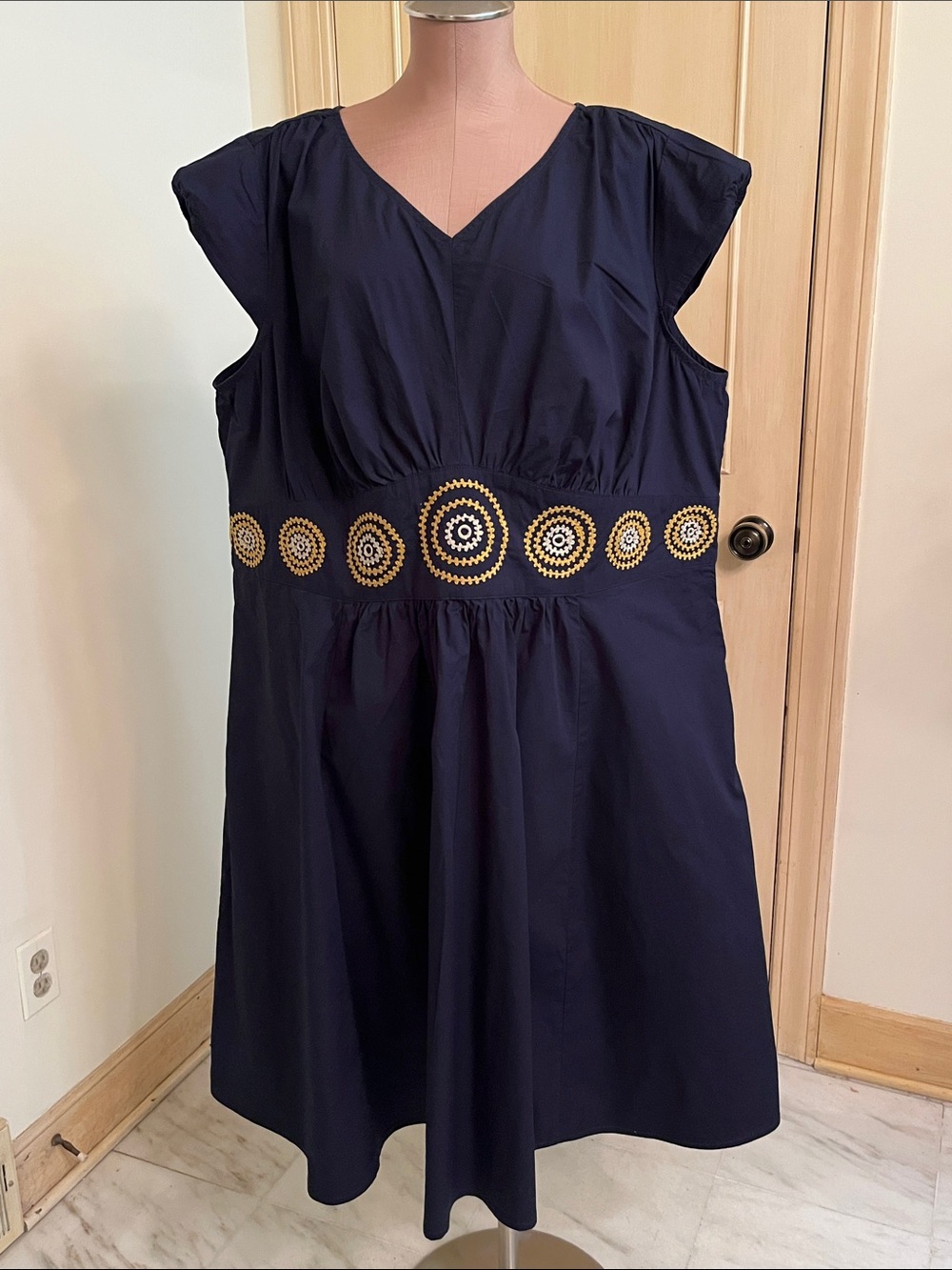 ESHAKTI Party Navy V-Neck Cap SLV Gold Medallion Embroidered Waist Fit/Flare 28W